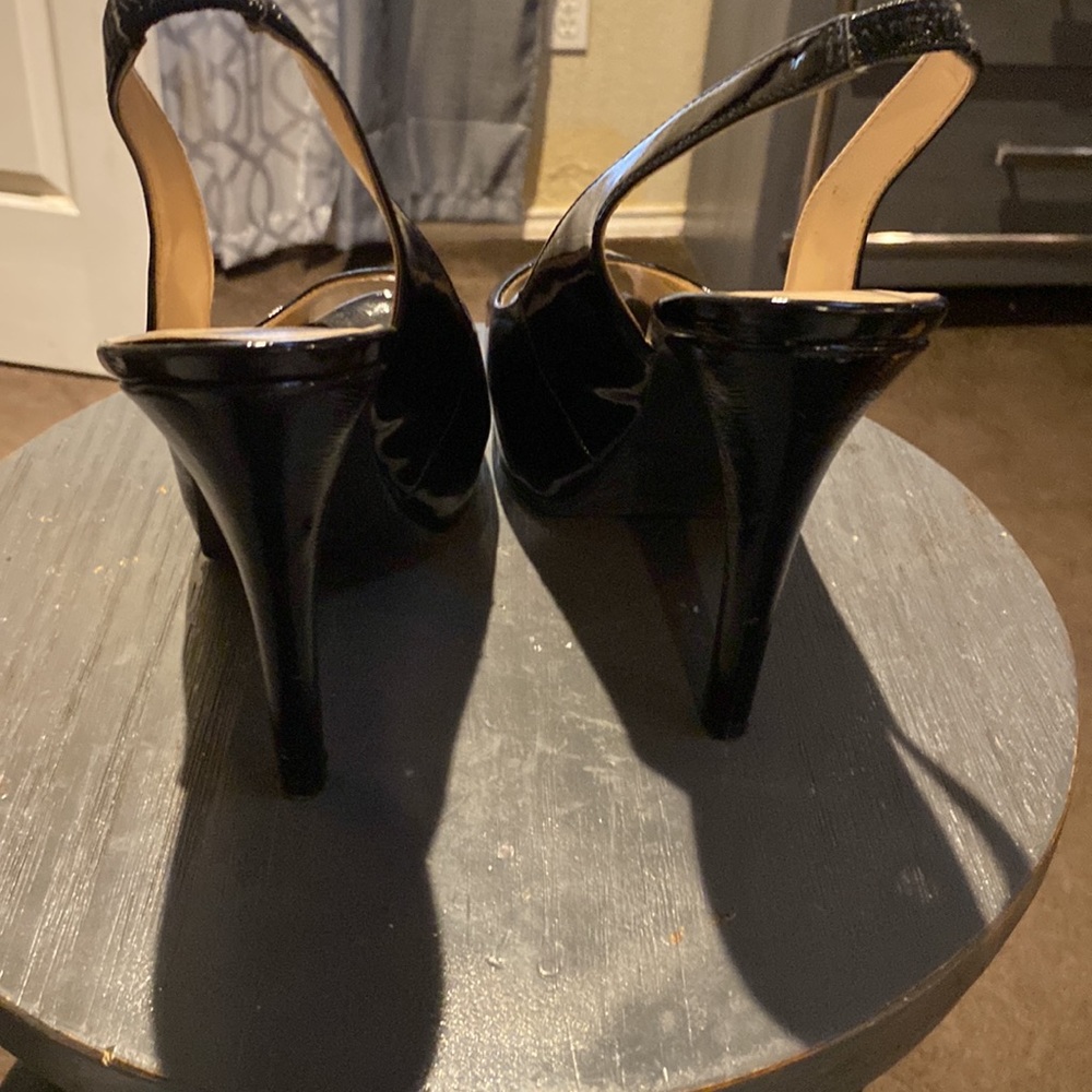 Guess - Picture 3 of 3